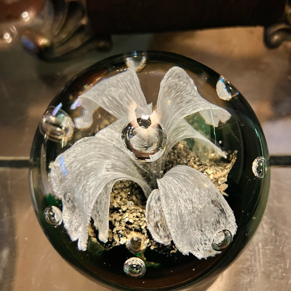 Elegant Glass Art Sculpture with White and Gold Accents